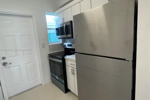 Appartement à louer à Miami Beach, Floride: 2 chambres, 326.09 m2 № 1976612 - photo 7