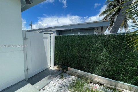 Appartement à louer à Miami Beach, Floride: 2 chambres, 326.09 m2 № 1976612 - photo 26