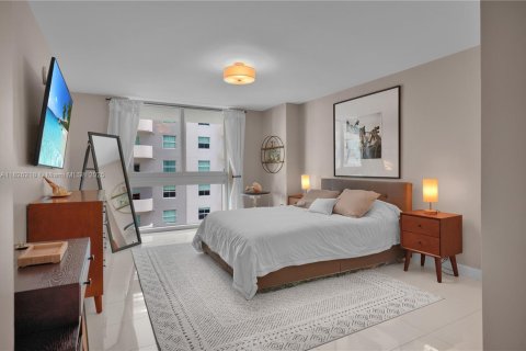 Condominio en venta en Miami, Florida, 3 dormitorios, 179.3 m2 № 1794626 - foto 19