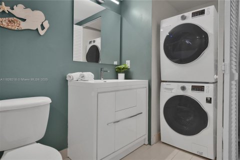 Condominio en venta en Miami, Florida, 3 dormitorios, 179.3 m2 № 1794626 - foto 23