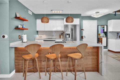 Condominio en venta en Miami, Florida, 3 dormitorios, 179.3 m2 № 1794626 - foto 9