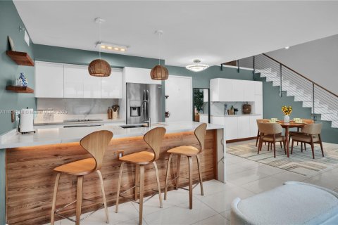 Condominio en venta en Miami, Florida, 3 dormitorios, 179.3 m2 № 1794626 - foto 8