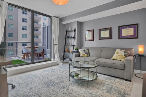 Condominio en venta en Miami, Florida, 3 dormitorios, 179.3 m2 № 1794626 - foto 13