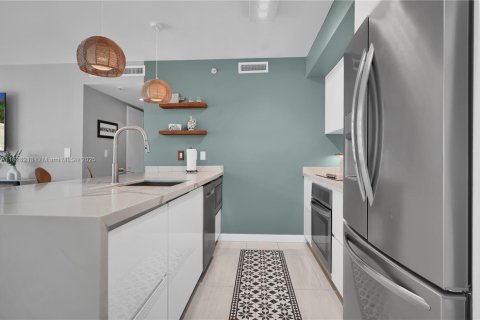 Condominio en venta en Miami, Florida, 3 dormitorios, 179.3 m2 № 1794626 - foto 12