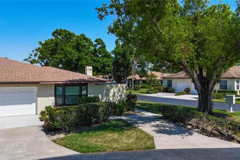 House in Bradenton, Florida 2 bedrooms, 132.39 sq.m. № 1642152 - photo 2