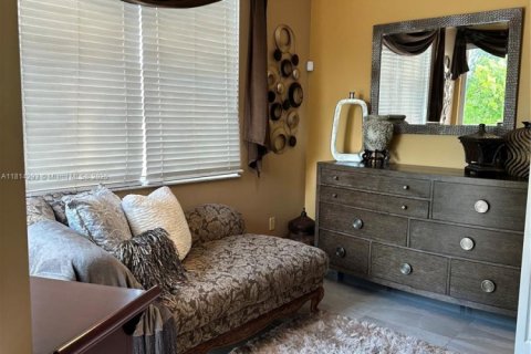 Casa en venta en Miramar, Florida, 5 dormitorios, 290.13 m2 № 1766466 - foto 25