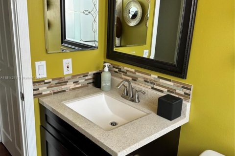 Casa en venta en Miramar, Florida, 5 dormitorios, 290.13 m2 № 1766466 - foto 12