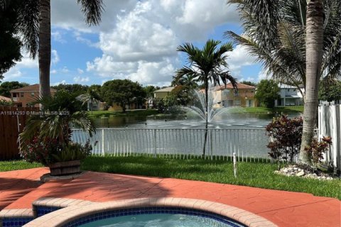 Casa en venta en Miramar, Florida, 5 dormitorios, 290.13 m2 № 1766466 - foto 29
