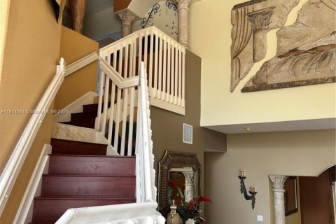 Casa en venta en Miramar, Florida, 5 dormitorios, 290.13 m2 № 1766466 - foto 13