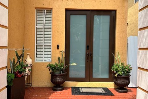 Casa en venta en Miramar, Florida, 5 dormitorios, 290.13 m2 № 1766466 - foto 2