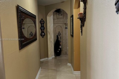 Casa en venta en Miramar, Florida, 5 dormitorios, 290.13 m2 № 1766466 - foto 24