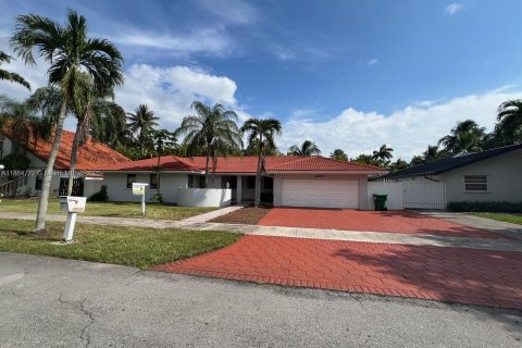 Villa ou maison à louer à Miami, Floride: 4 chambres, 201.6 m2 № 1930353 - photo 4