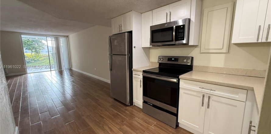 Villa ou maison à Miami, Floride 1 chambre, 5017.28 m2 № 2021834