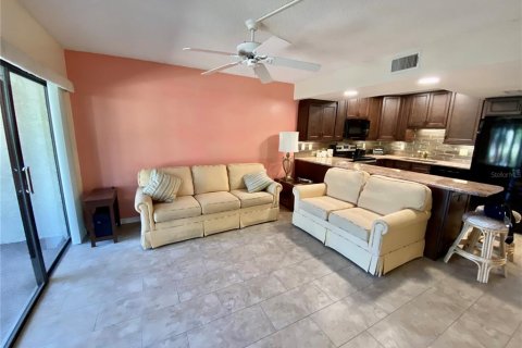 Condo in Bradenton, Florida, 2 bedrooms  № 1608887 - photo 5