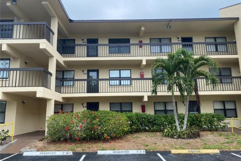 Condo in Bradenton, Florida, 2 bedrooms  № 1608887 - photo 3