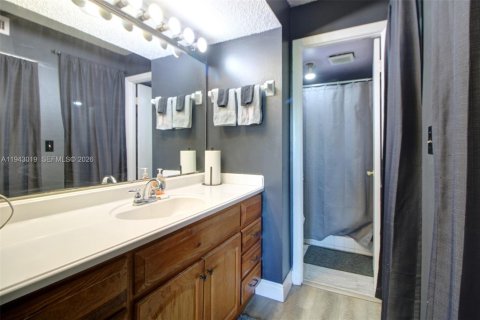 Copropriété à vendre à Tamarac, Floride: 2 chambres, 98.48 m2 № 1999390 - photo 12