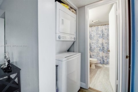 Copropriété à vendre à Tamarac, Floride: 2 chambres, 98.48 m2 № 1999390 - photo 5