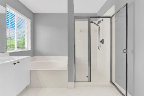 Снять в аренду виллу или дом в Уэстон, Флорида 4 спальни, 208.1м2, № 2023272 - фото 23