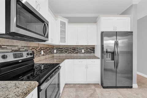 Снять в аренду виллу или дом в Уэстон, Флорида 4 спальни, 208.1м2, № 2023272 - фото 11