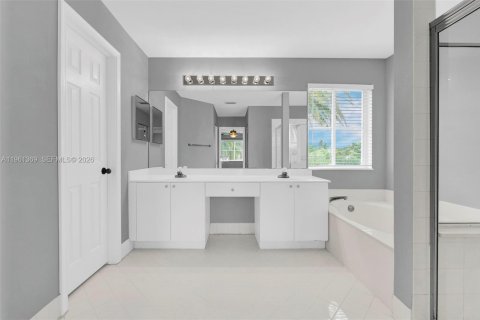 Снять в аренду виллу или дом в Уэстон, Флорида 4 спальни, 208.1м2, № 2023272 - фото 24