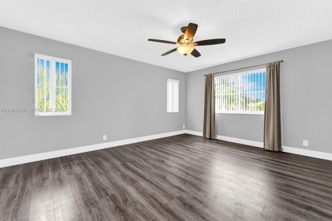 Снять в аренду виллу или дом в Уэстон, Флорида 4 спальни, 208.1м2, № 2023272 - фото 21