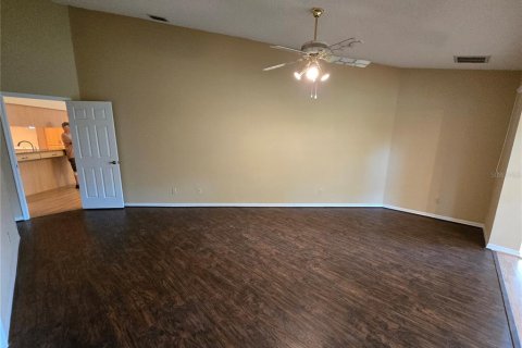 House in New Port Richey, Florida 2 bedrooms, 206.61 sq.m. № 1833322 - photo 27