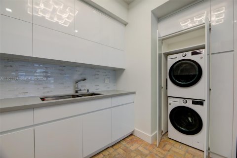 Снять в аренду квартиру в Холливуд, Флорида 2 спальни, 123.65м2, № 2082843 - фото 9