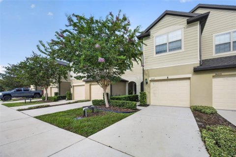 House in Apopka, Florida 3 bedrooms, 154.87 sq.m. № 2353447
