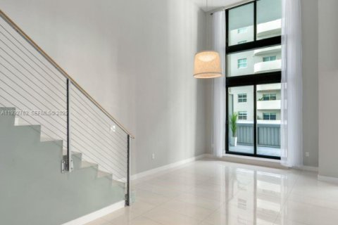 Condo in Miami, Florida, 3 bedrooms  № 1994102 - photo 3