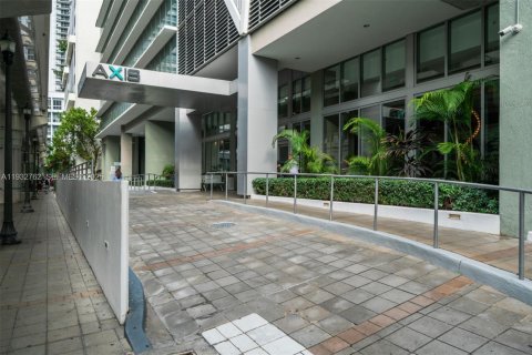 Condo in Miami, Florida, 3 bedrooms  № 1994102 - photo 28