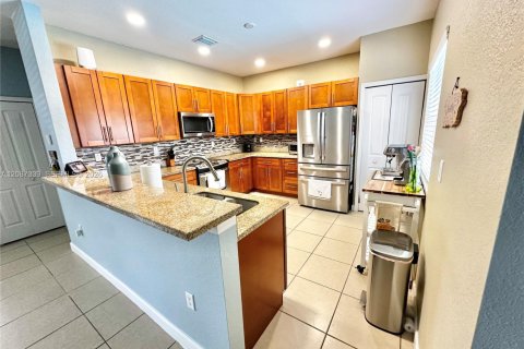 Villa ou maison à vendre à Miami, Floride: 4 chambres, 235.04 m2 № 2363777 - photo 10
