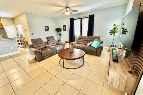 Villa ou maison à vendre à Miami, Floride: 4 chambres, 235.04 m2 № 2363777 - photo 27