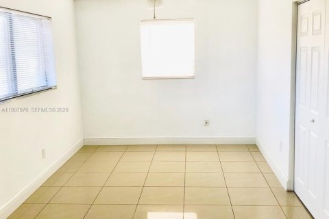 Condominio en Fort Lauderdale, Florida, 2 dormitorios  № 2063334