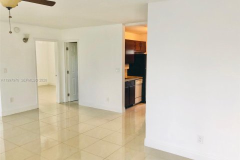 Condominio en alquiler en Fort Lauderdale, Florida, 2 dormitorios, 74.32 m2 № 2063334 - foto 6