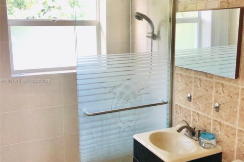 Condominio en alquiler en Fort Lauderdale, Florida, 2 dormitorios, 74.32 m2 № 2063334 - foto 10