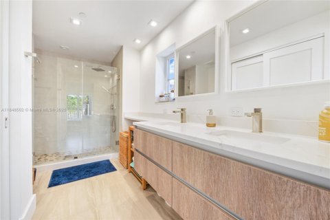 Condominio en venta en Coral Gables, Florida, 2 dormitorios, 146.51 m2 № 1848745 - foto 12