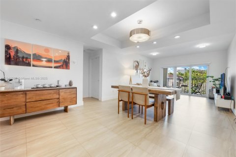 Condominio en venta en Coral Gables, Florida, 2 dormitorios, 146.51 m2 № 1848745 - foto 5