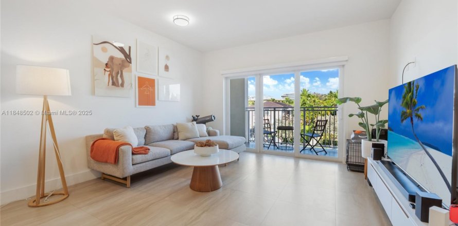 Condominio en Coral Gables, Florida, 2 dormitorios  № 1848745