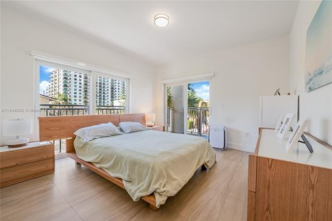 Condominio en venta en Coral Gables, Florida, 2 dormitorios, 146.51 m2 № 1848745 - foto 11