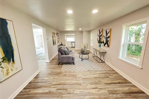 House in Auburndale, Florida 2 bedrooms, 69.86 sq.m. № 1411177 - photo 3