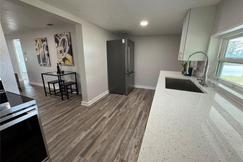 House in Auburndale, Florida 2 bedrooms, 69.86 sq.m. № 1411177 - photo 8