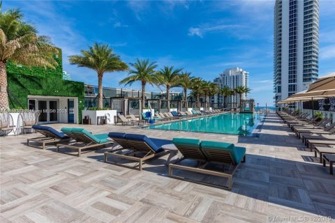 Condominio en venta en Hallandale Beach, Florida, 1 dormitorio № 1812200 - foto 5