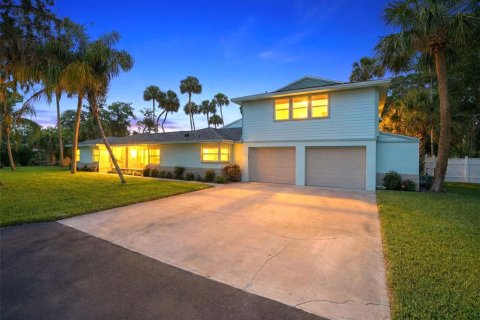 Villa ou maison à New Port Richey, Floride 4 chambres, 263.66 m2 № 2111476