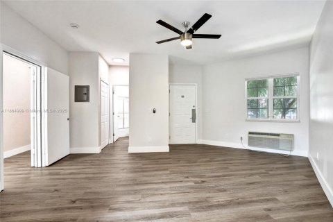 Condo in Port St. Lucie, Florida, 2 bedrooms  № 1893244 - photo 19