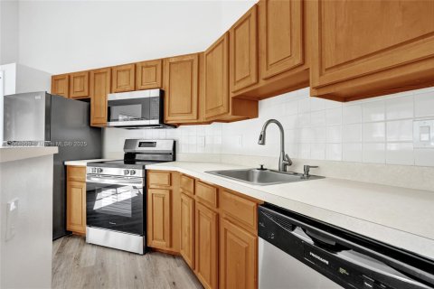 Condo in Port St. Lucie, Florida, 2 bedrooms  № 1893244 - photo 9