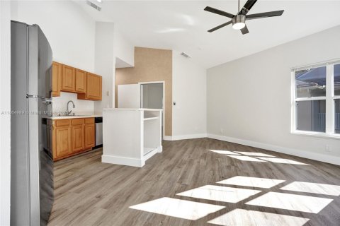 Condo in Port St. Lucie, Florida, 2 bedrooms  № 1893244 - photo 7