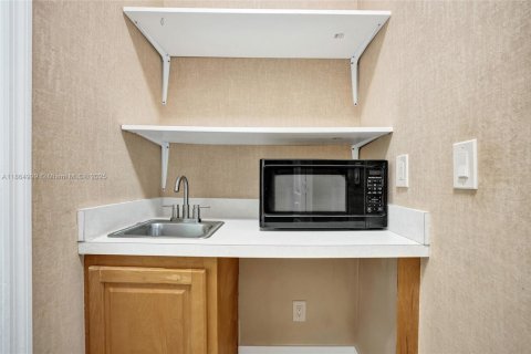 Condo in Port St. Lucie, Florida, 2 bedrooms  № 1893244 - photo 23
