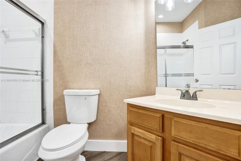Condo in Port St. Lucie, Florida, 2 bedrooms  № 1893244 - photo 25