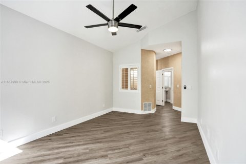 Condo in Port St. Lucie, Florida, 2 bedrooms  № 1893244 - photo 11