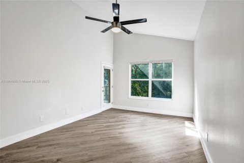 Condo in Port St. Lucie, Florida, 2 bedrooms  № 1893244 - photo 10